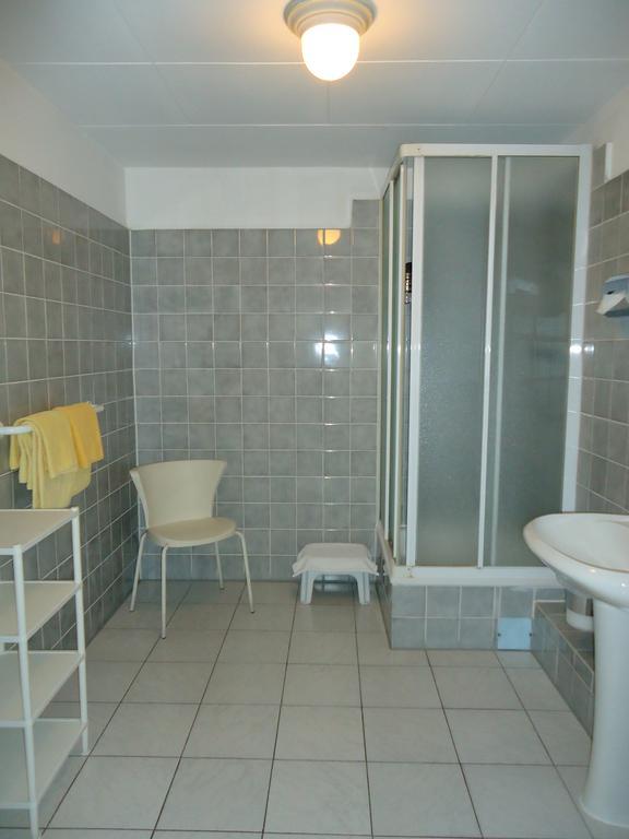 Hotel Kubrat Am Checkpoint Charlie Berlin Ruang foto