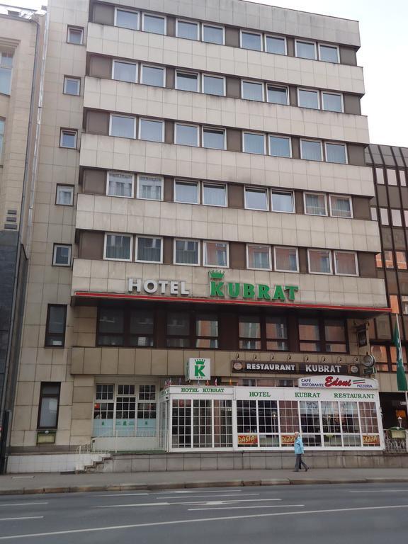 Hotel Kubrat Am Checkpoint Charlie Berlin Bagian luar foto