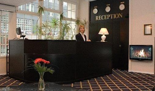 Hotel Kubrat Am Checkpoint Charlie Berlin Interior foto